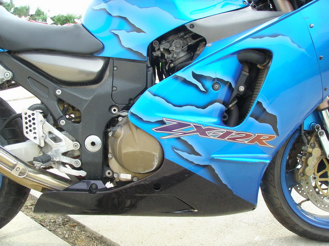 Купить мотоцикл Kawasaki ZX-12R 2001 фото 16